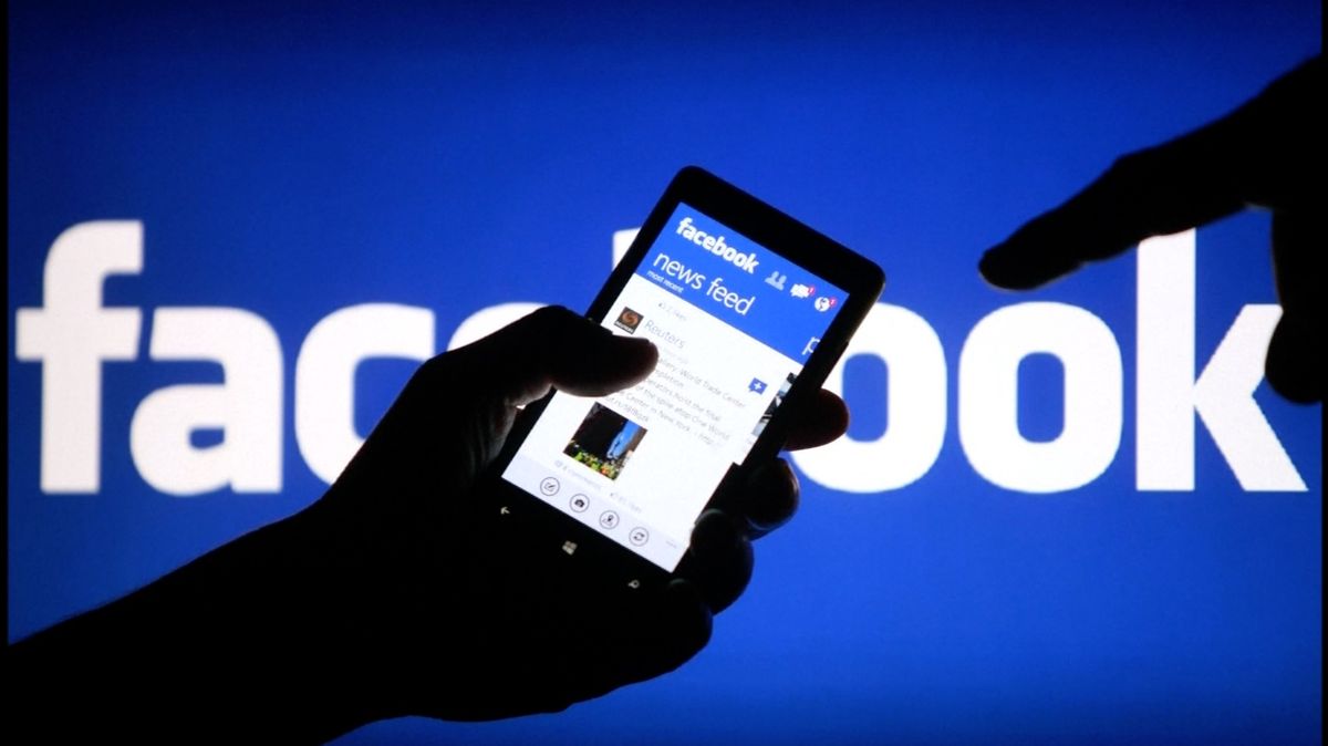 Komentář: Placený Facebook? Naše soukromí má poprvé jasnou cenu